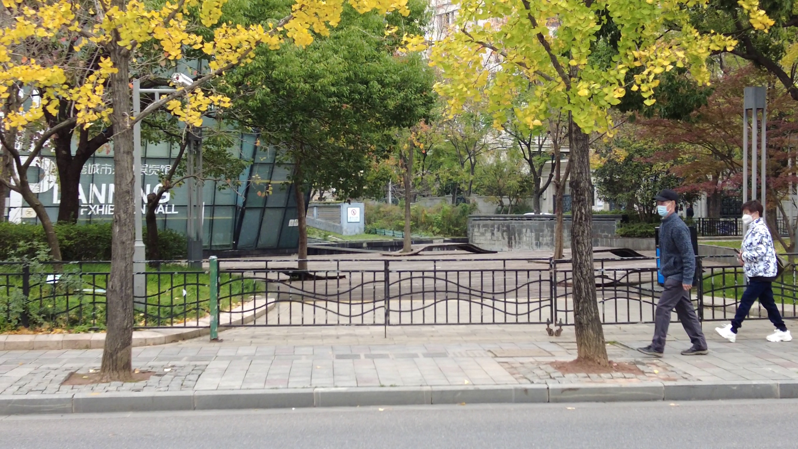 上海久事训练开放日，今晚状态回暖引欢呼，葡超在即，团队化学反应显著的简单介绍